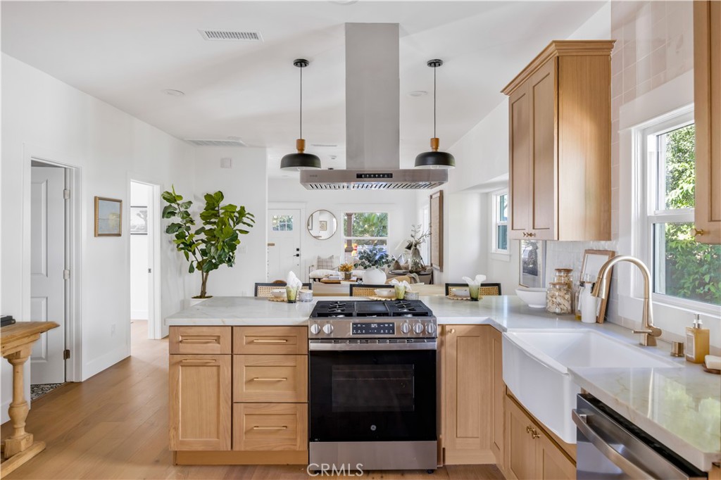 MLS #OC25270680 image #5