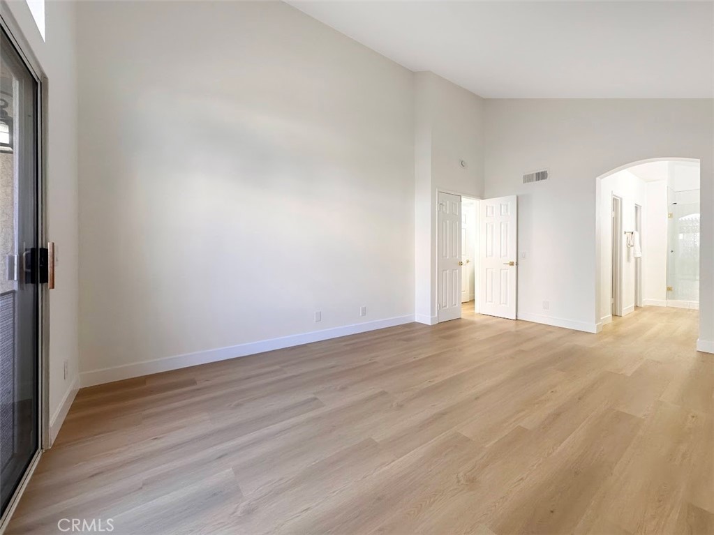 MLS #OC25270743 image #9