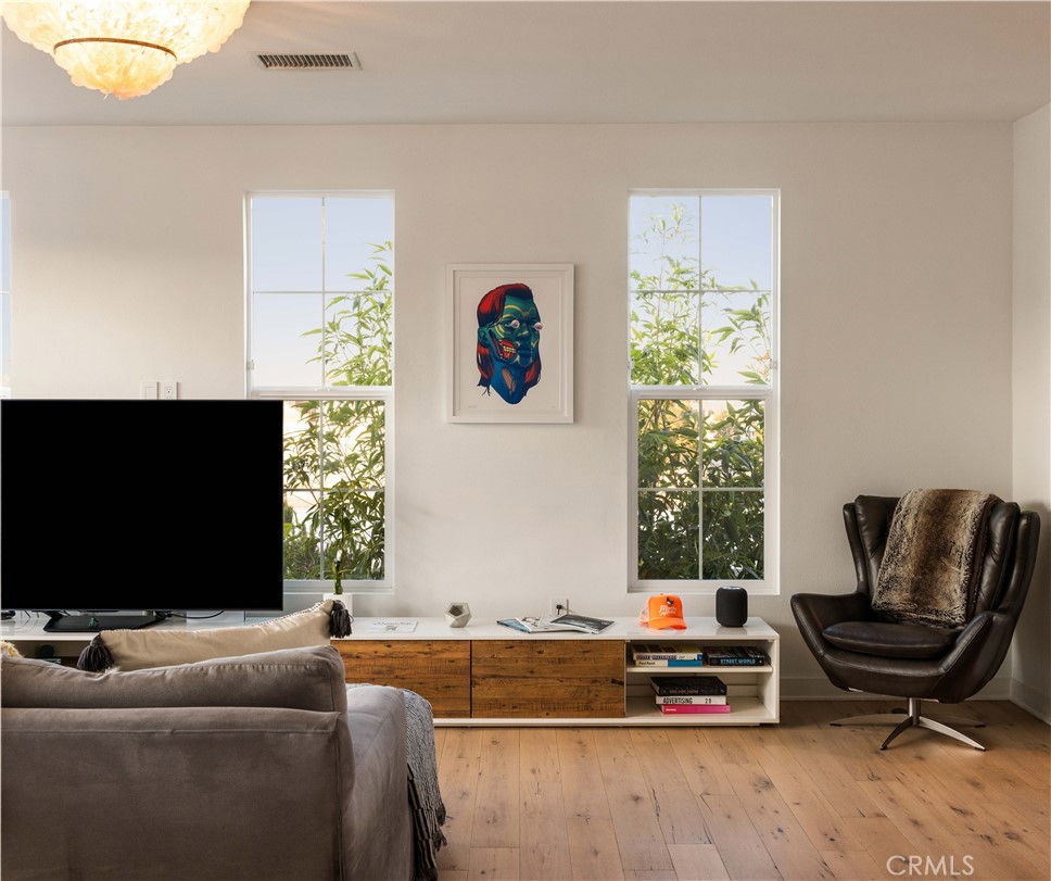 MLS #OC25270752 image #15