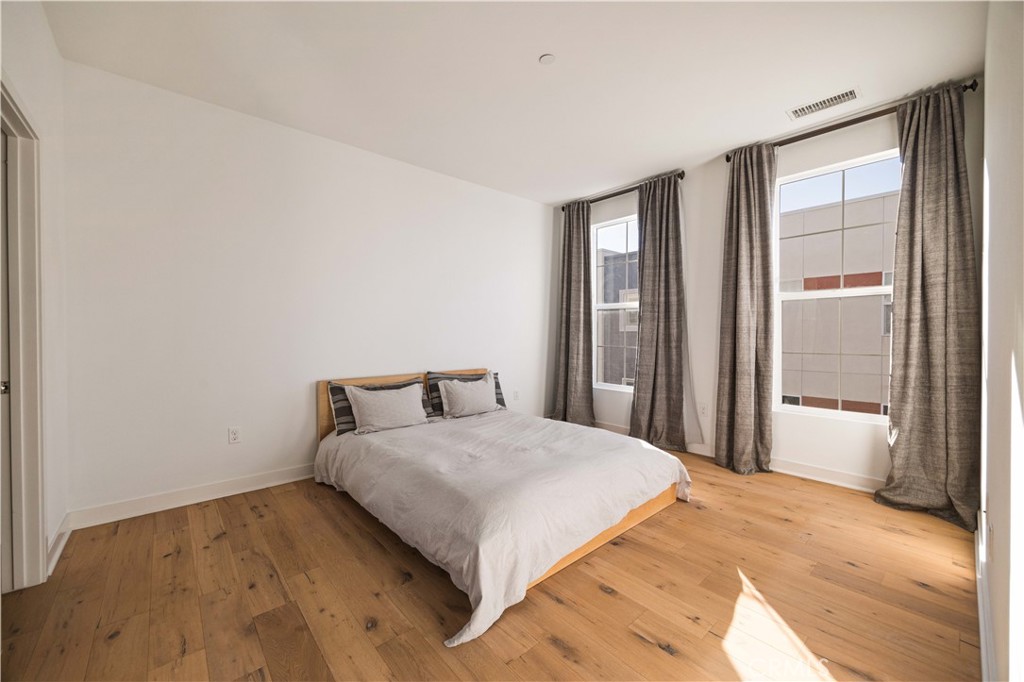 MLS #OC25270752 image #16