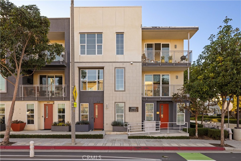 MLS #OC25270752 image #2