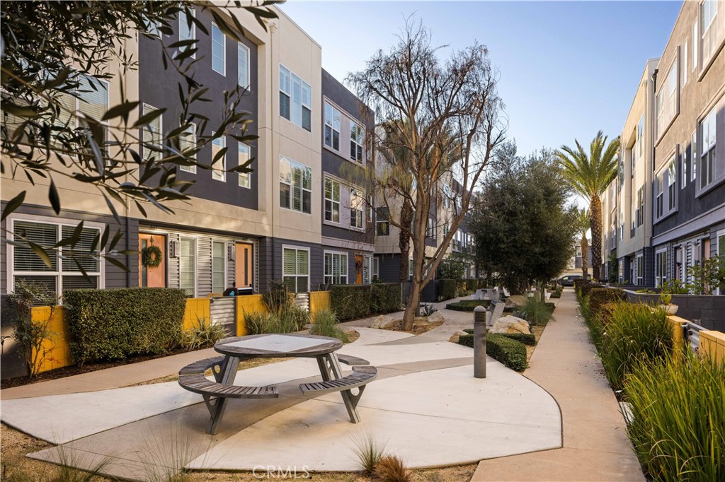 MLS #OC25270752 image #28