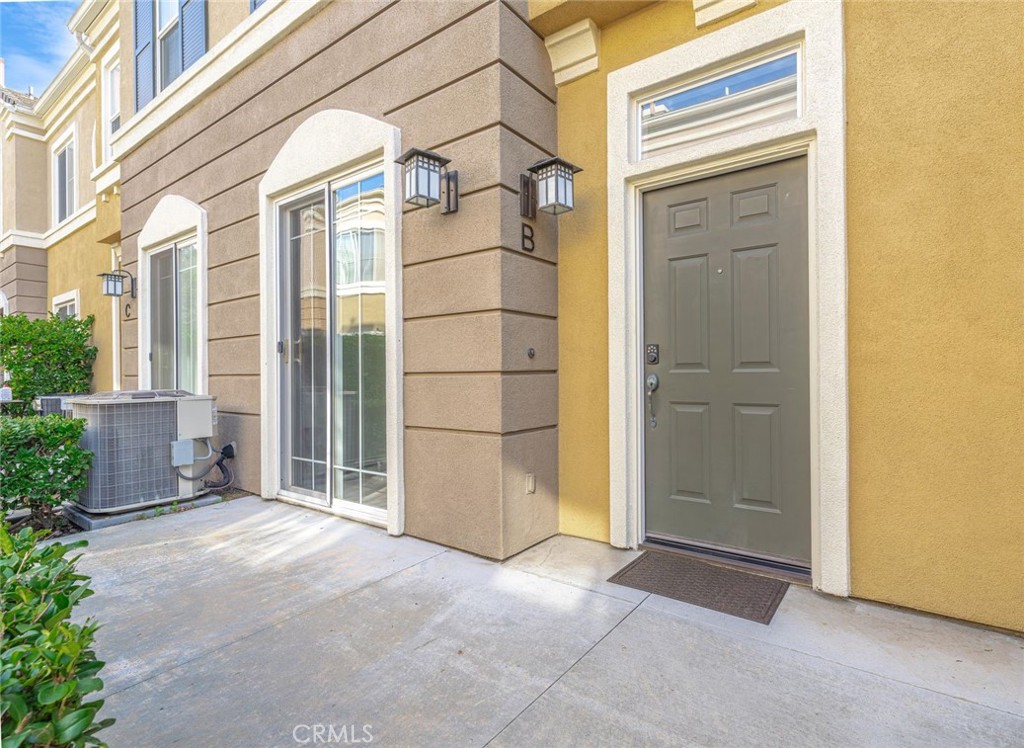 MLS #OC25270915 image #2