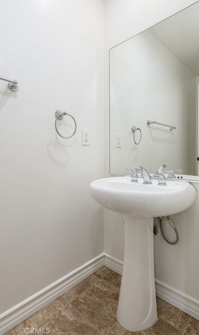 MLS #OC25270915 image #24