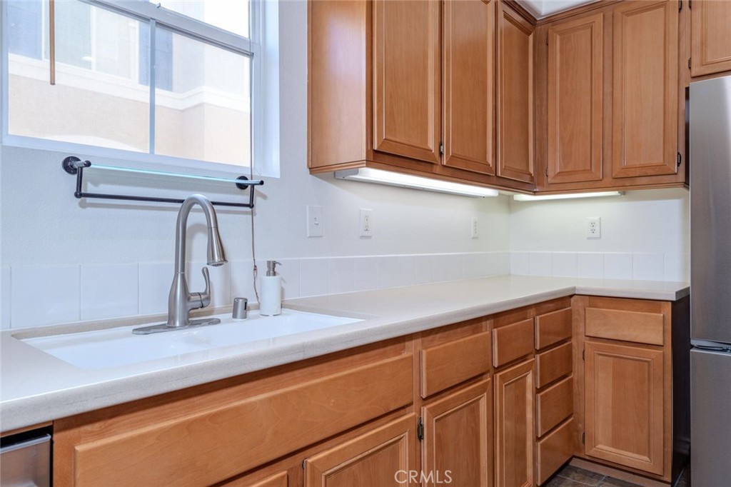 MLS #OC25270915 image #6