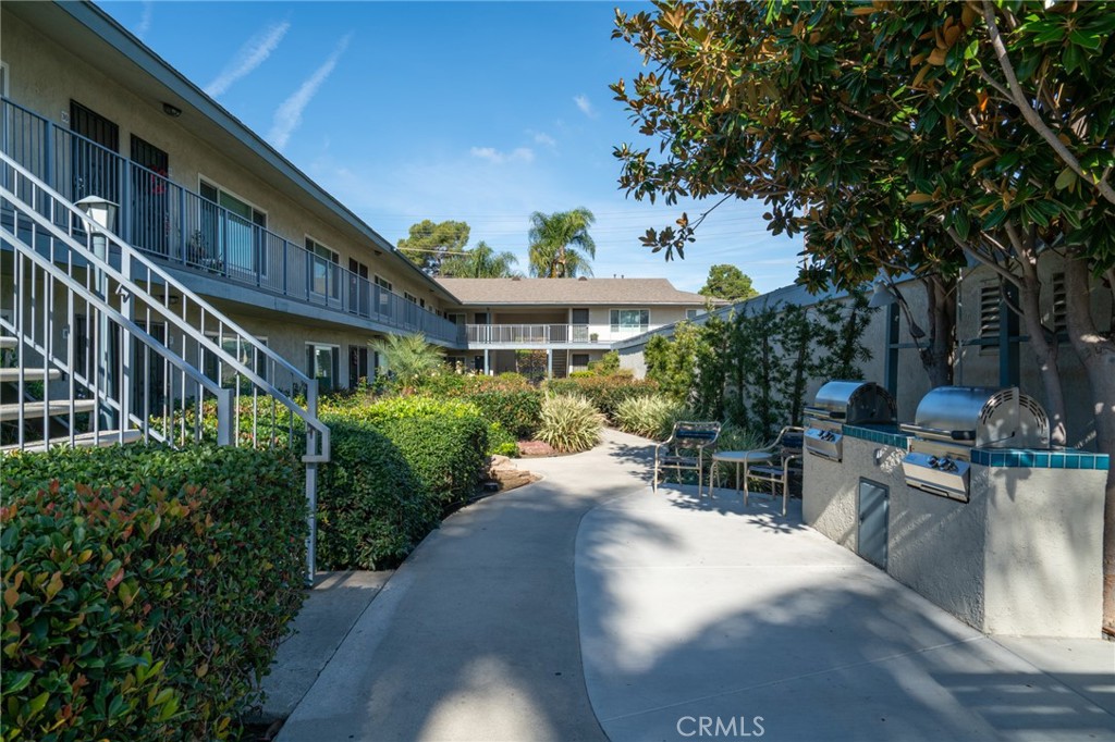 MLS #OC25270919 image #10