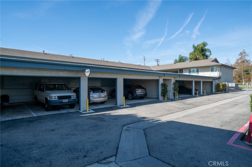 MLS #OC25270919 image #11