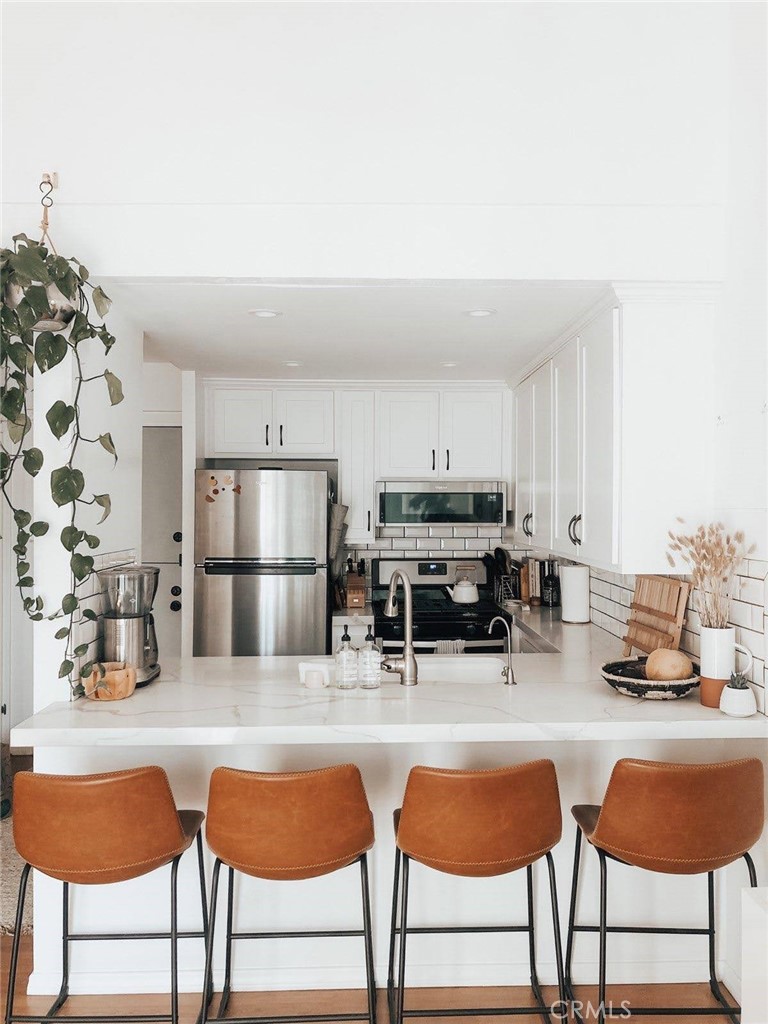 MLS #OC25270924 image #2