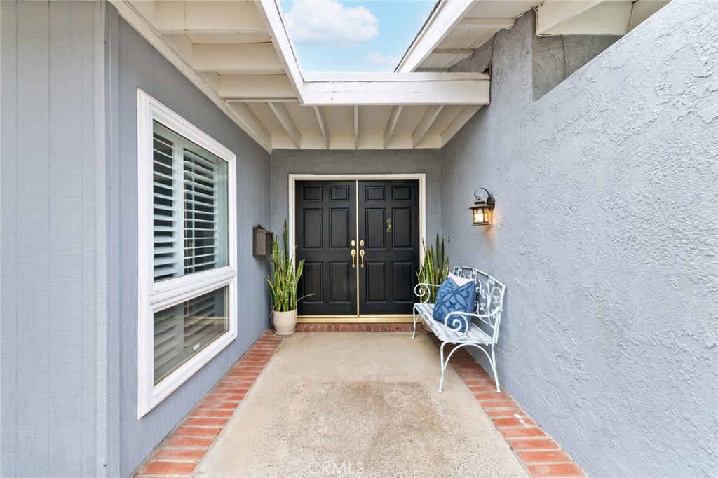 MLS #OC25270937 image #1