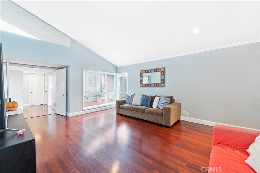 MLS #OC25270937 image #3