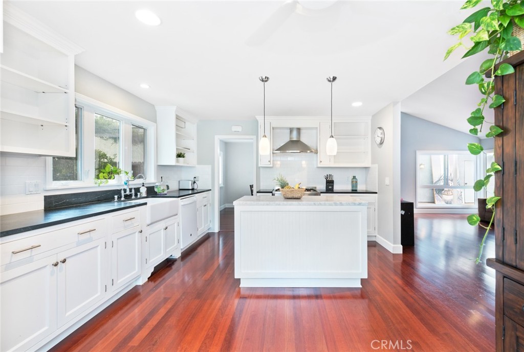 MLS #OC25270937 image #8