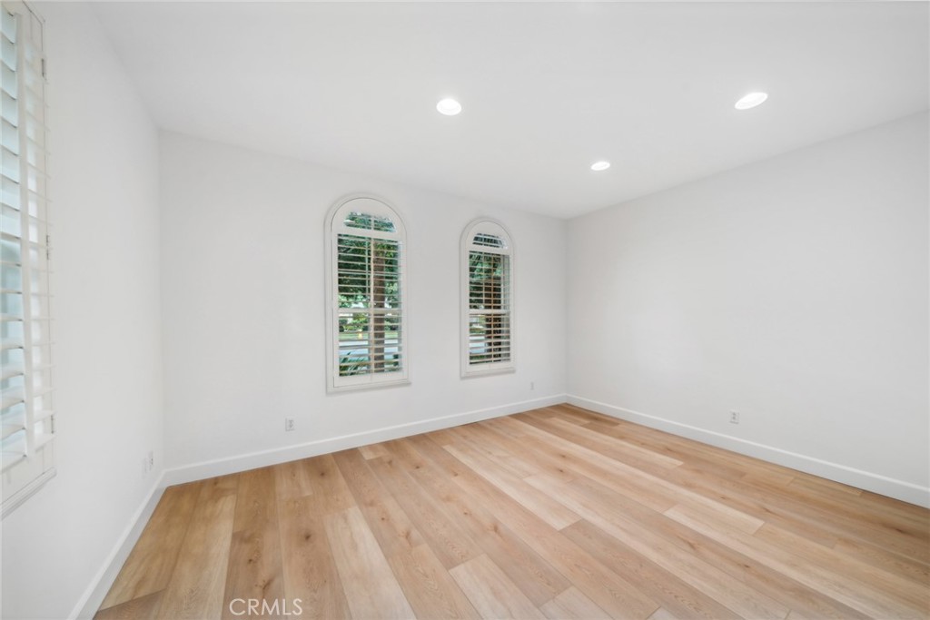 MLS #OC25270938 image #10