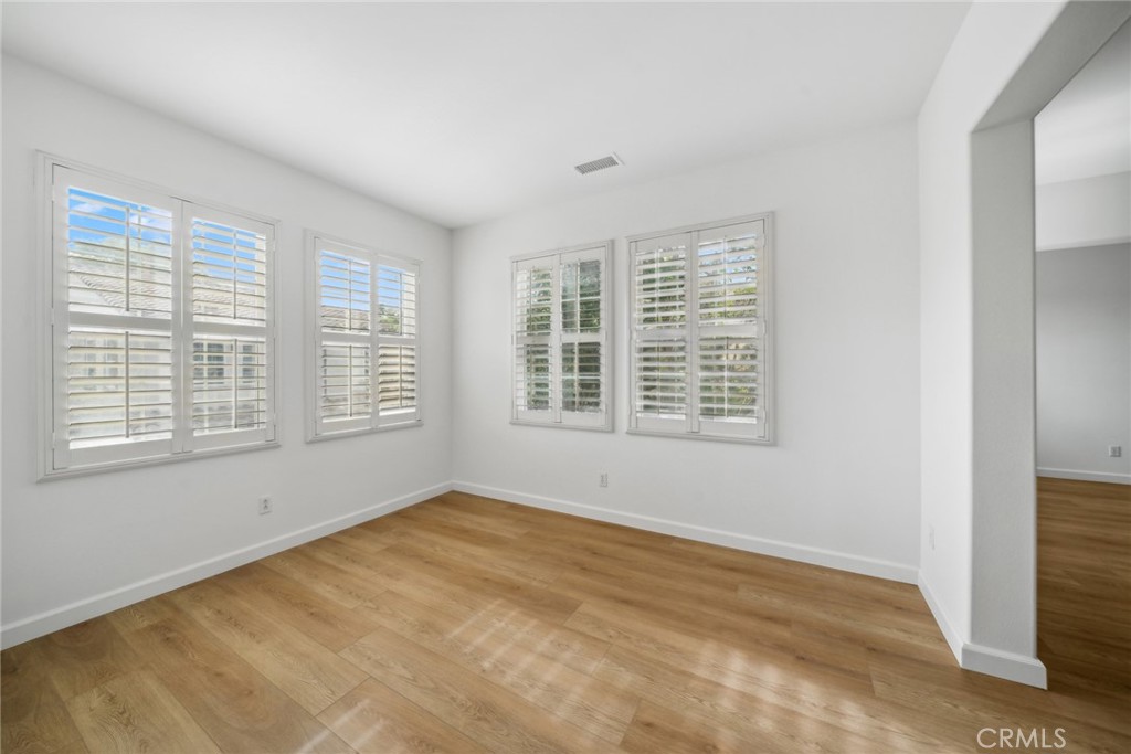 MLS #OC25270938 image #15