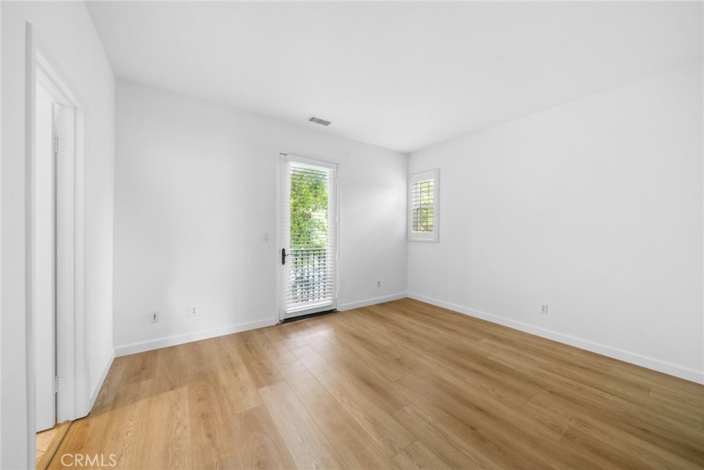 MLS #OC25270938 image #19