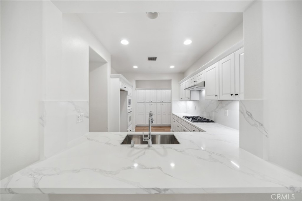 MLS #OC25270938 image #4