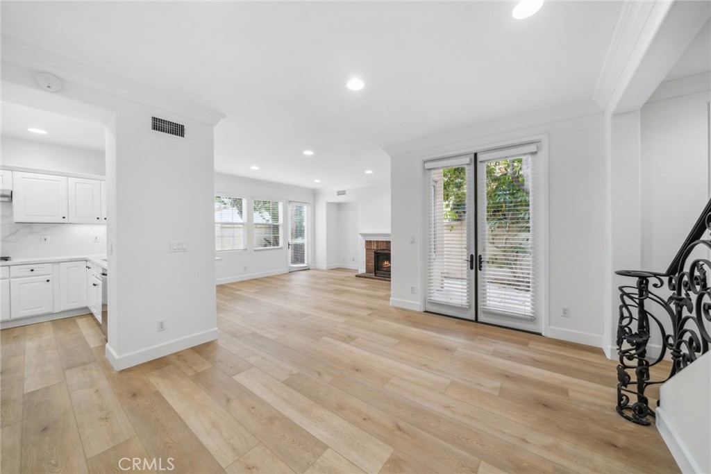 MLS #OC25270938 image #5