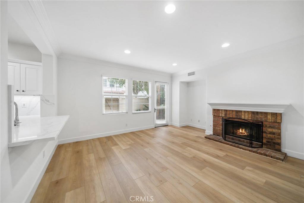 MLS #OC25270938 image #6