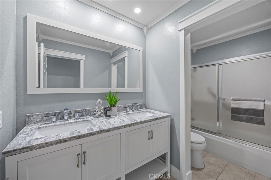 MLS #OC25270979 image #31