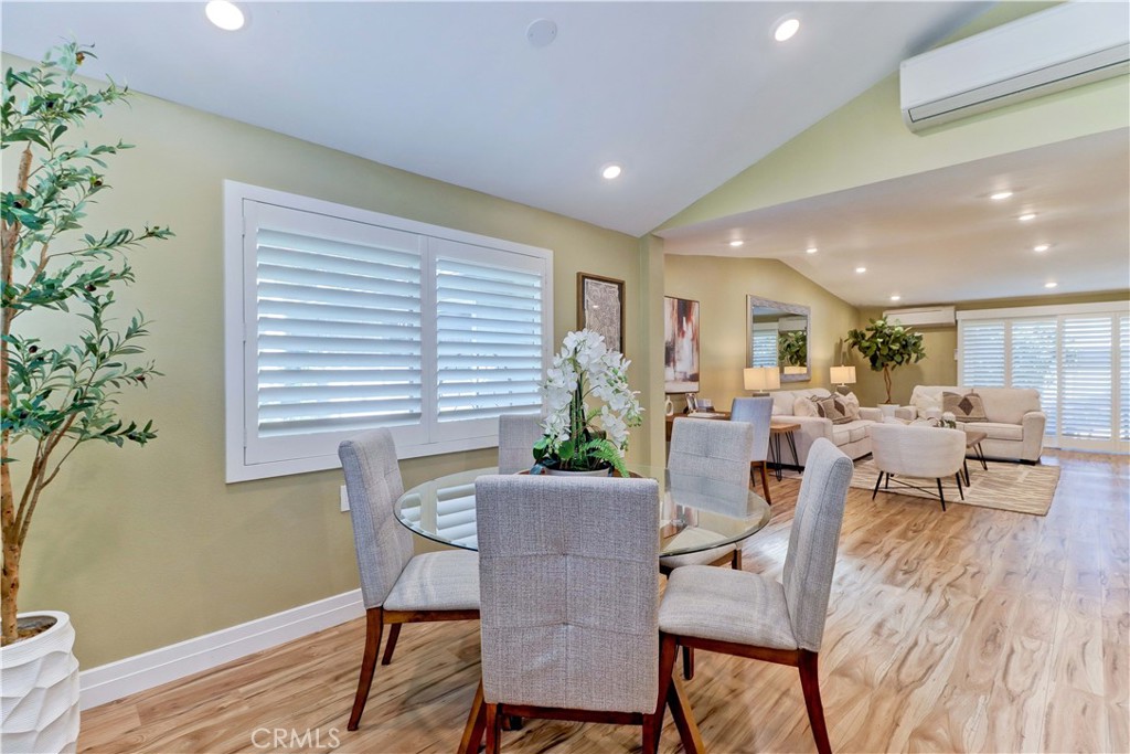 MLS #OC25270991 image #1