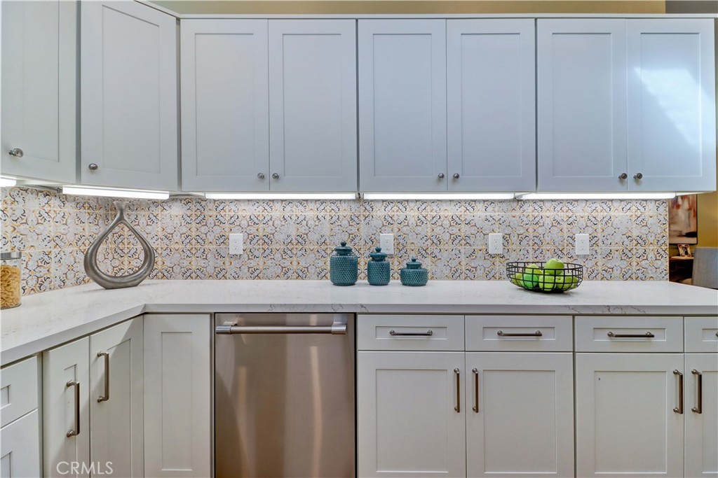 MLS #OC25270991 image #11