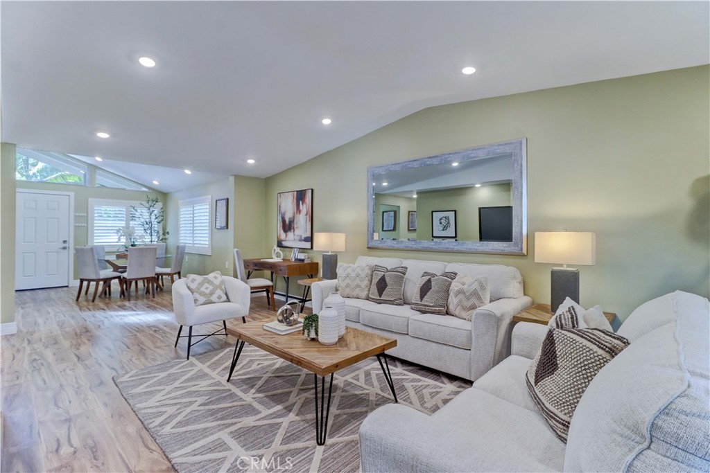 MLS #OC25270991 image #15