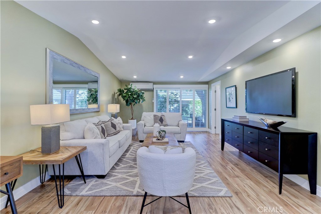 MLS #OC25270991 image #17