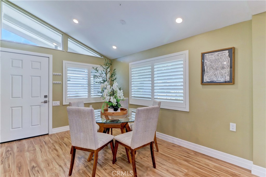 MLS #OC25270991 image #2