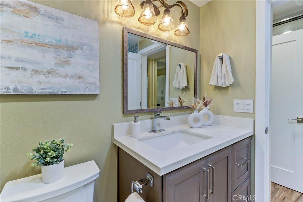 MLS #OC25270991 image #32