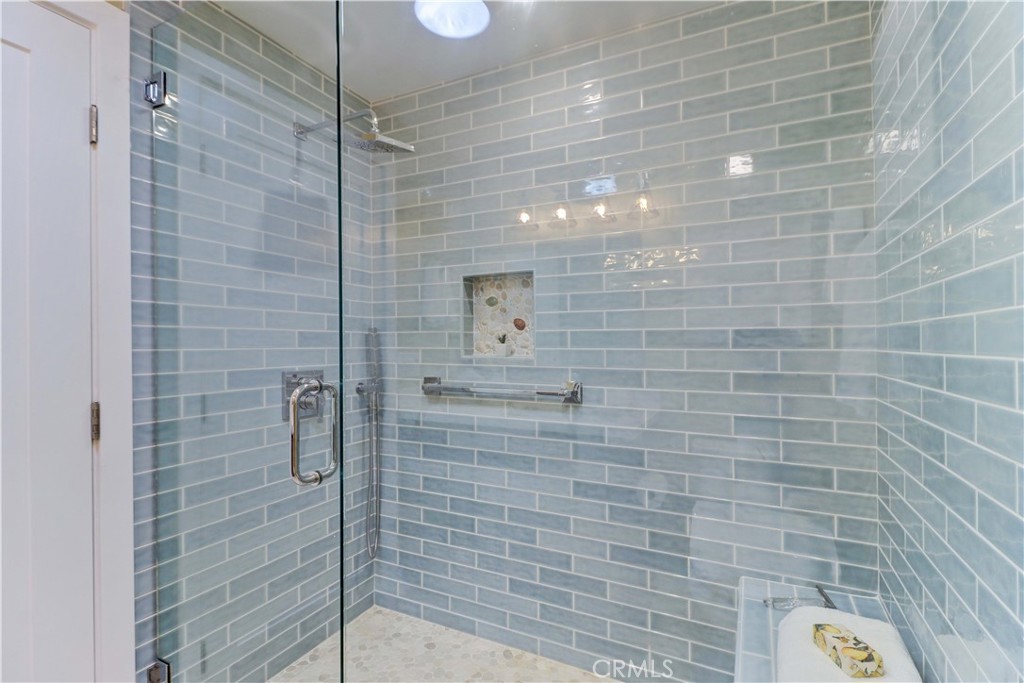 MLS #OC25270991 image #33