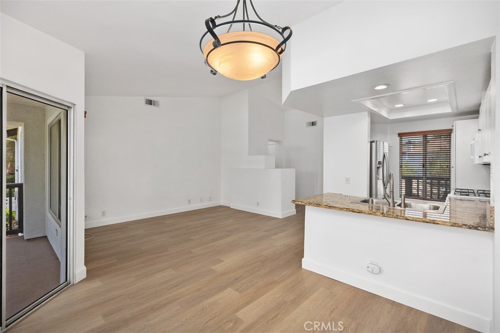 MLS #OC25267820 image #10