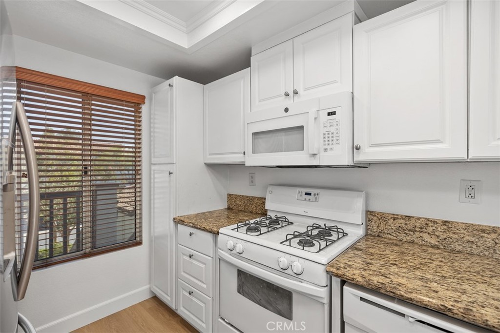 MLS #OC25267820 image #12