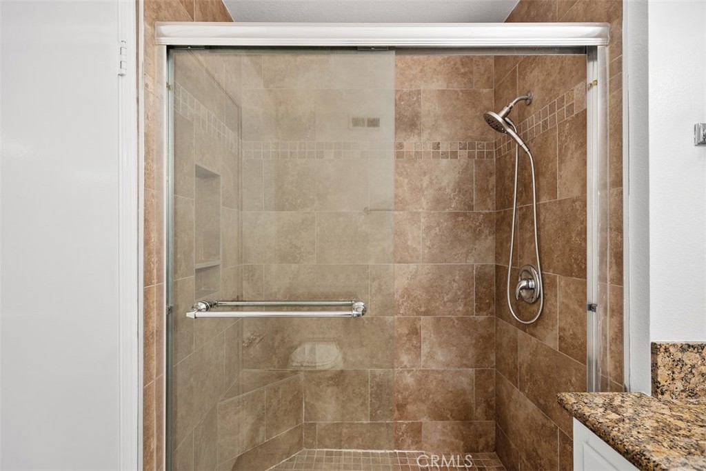 MLS #OC25267820 image #19