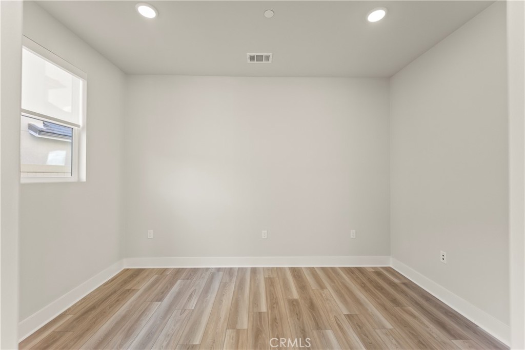 MLS #OC25271013 image #14