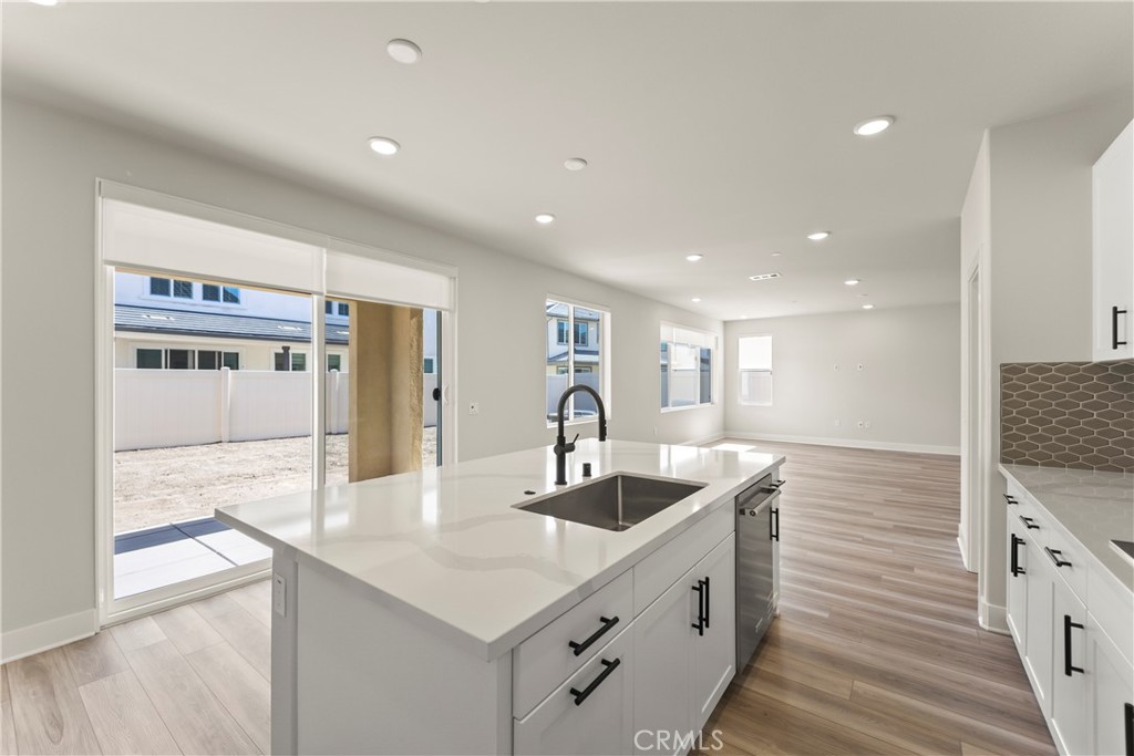 MLS #OC25271013 image #17