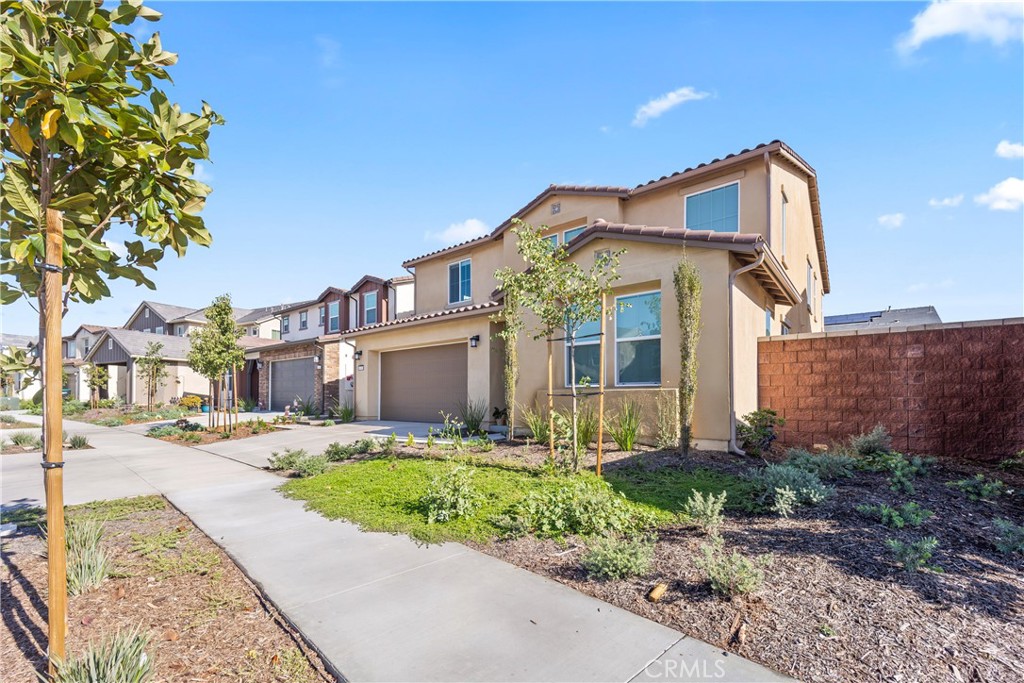 MLS #OC25271013 image #2