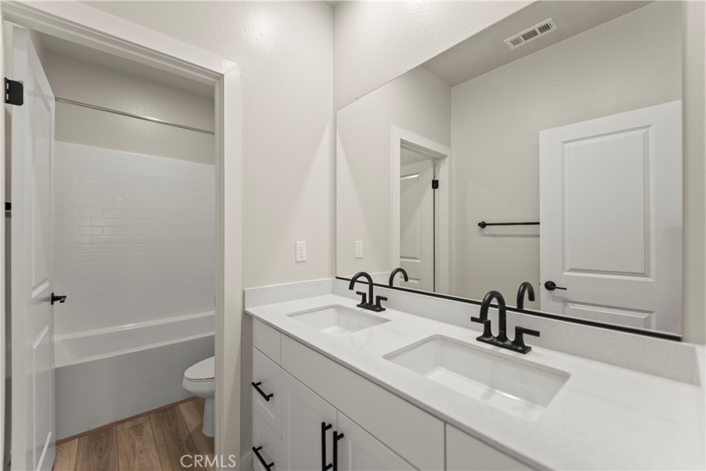 MLS #OC25271013 image #35