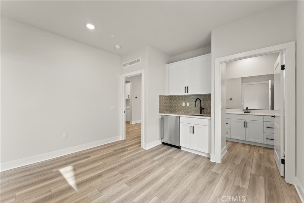 MLS #OC25271013 image #8