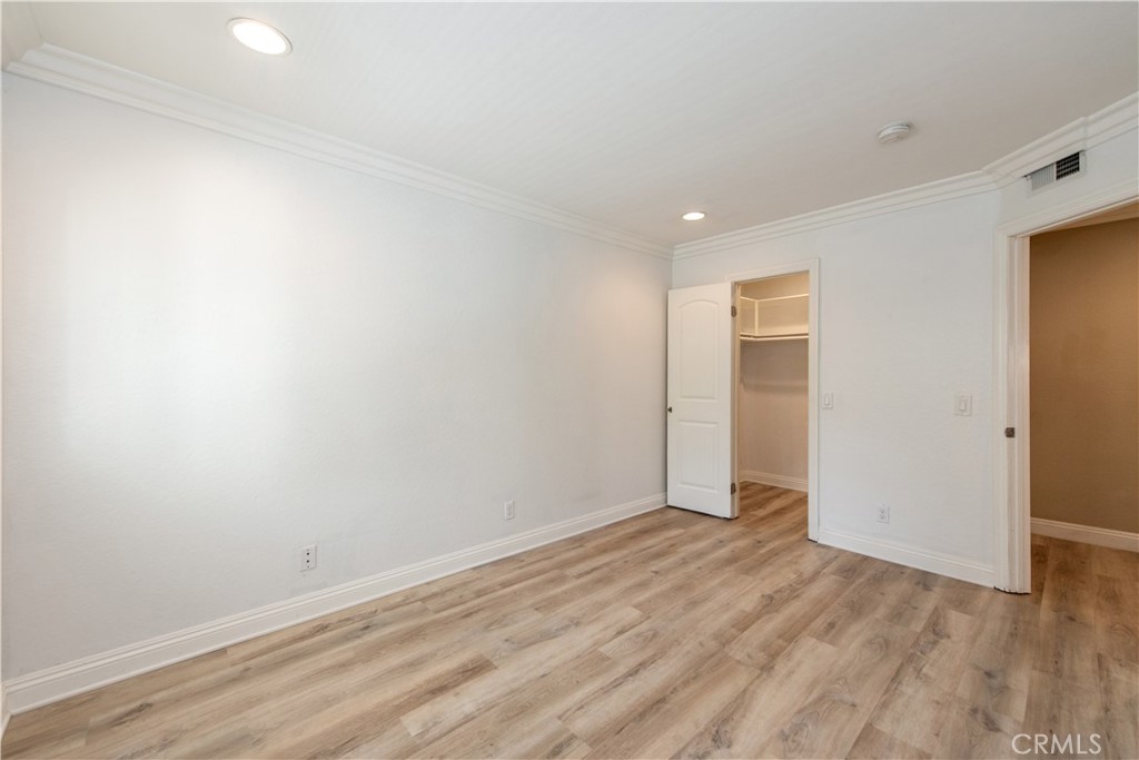 MLS #OC25271021 image #27