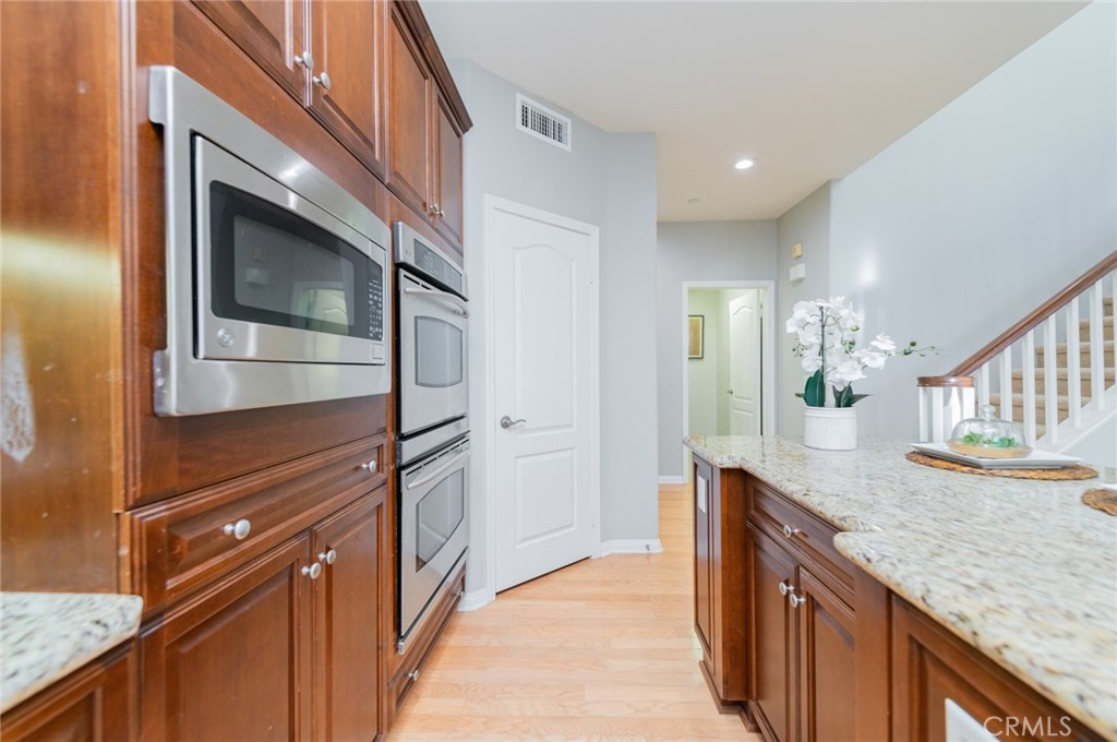 MLS #OC25271026 image #16