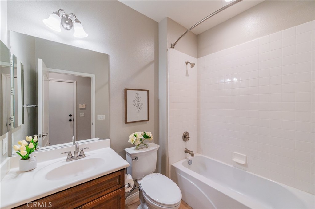 MLS #OC25271026 image #18