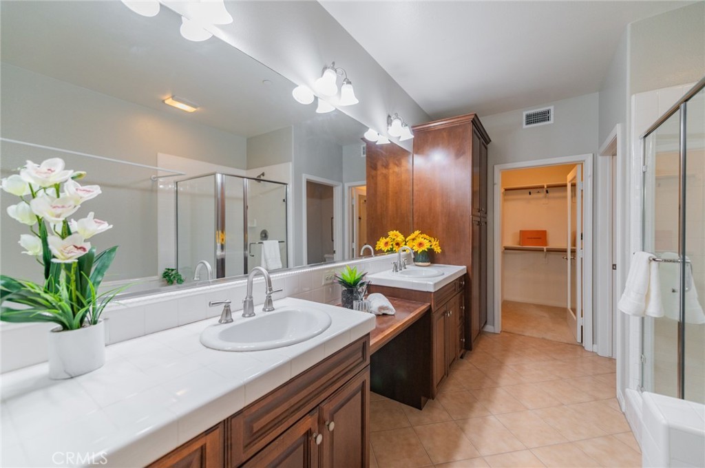 MLS #OC25271026 image #6