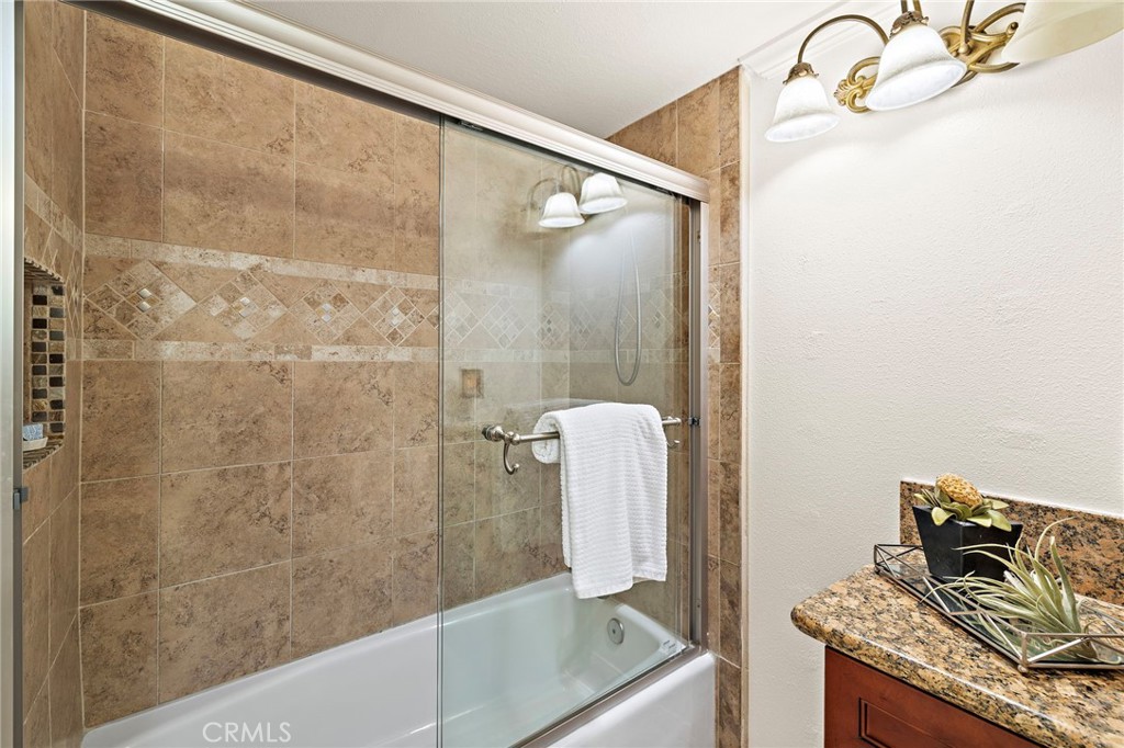 MLS #OC25271051 image #13