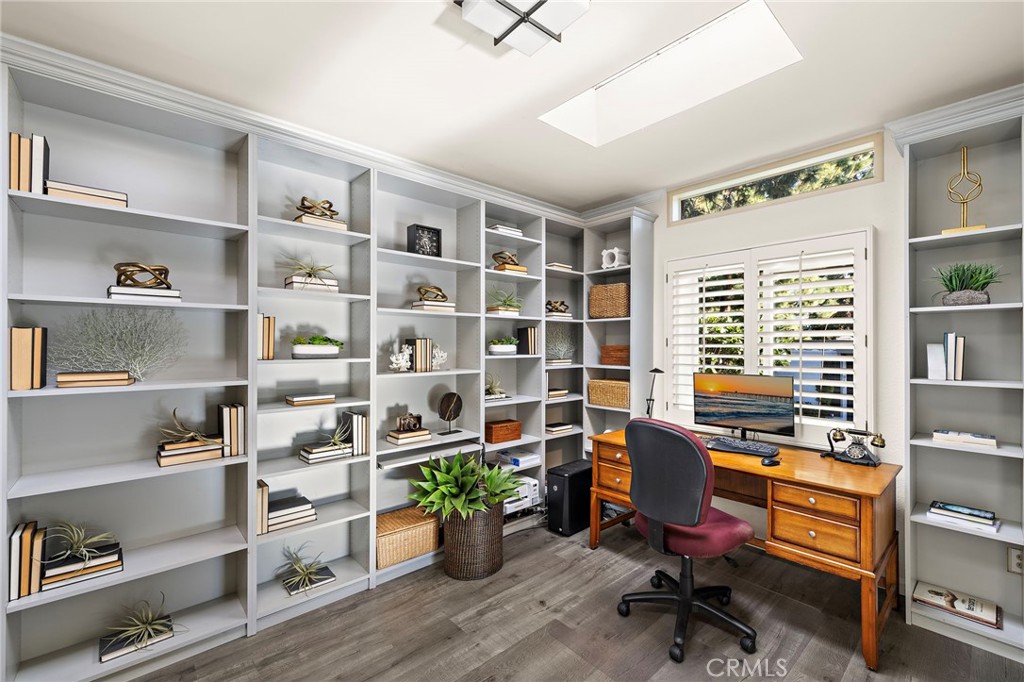 MLS #OC25271051 image #4