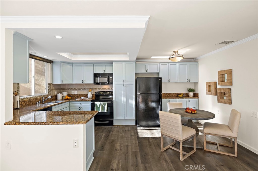 MLS #OC25271051 image #5