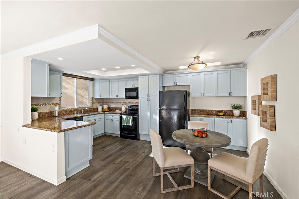 MLS #OC25271051 image #6