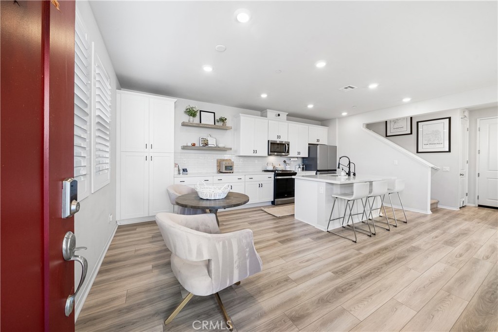 MLS #OC25271087 image #2