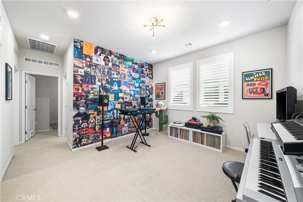 MLS #OC25271087 image #20