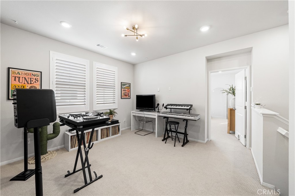 MLS #OC25271087 image #22