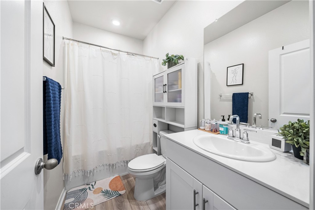 MLS #OC25271087 image #24