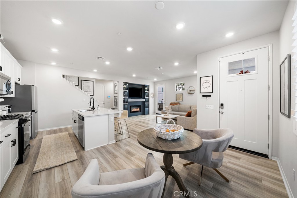 MLS #OC25271087 image #3